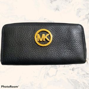 Michael Kors Black Zip Wallet